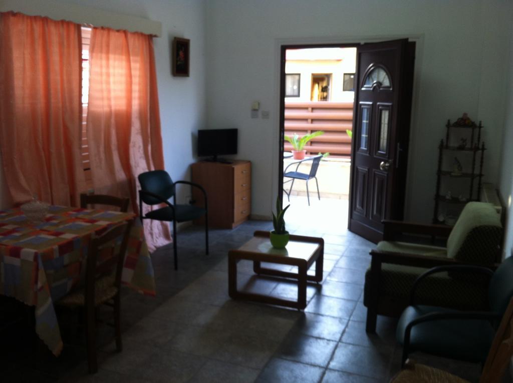 Valentinos House Villa Paphos Room photo